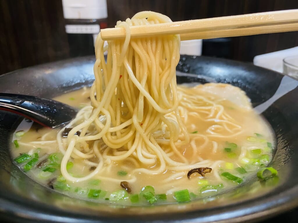 竹ノ塚とんこつラーメン一峰