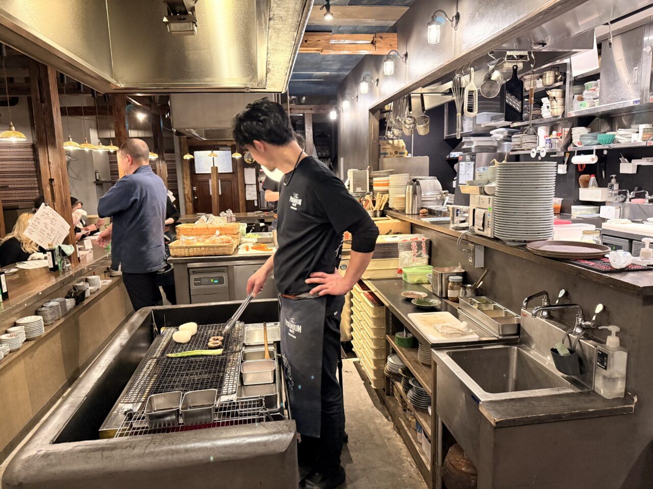 炉ばた」。の店内