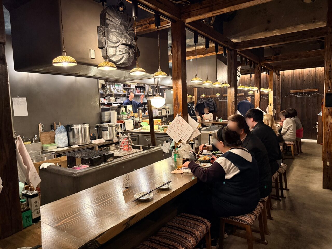 炉ばた」の店内