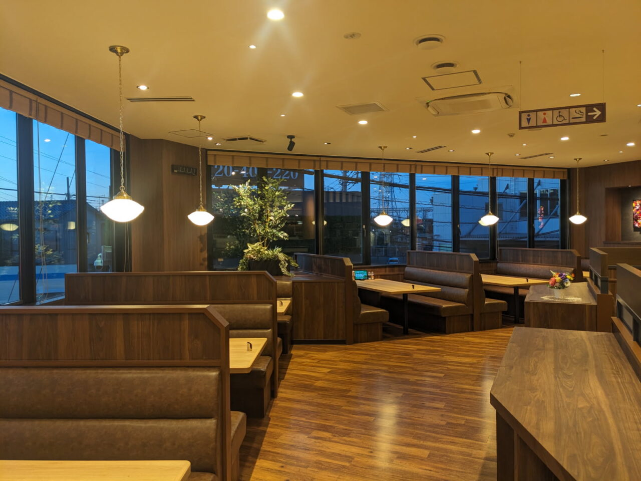 フォルクス足立加平店